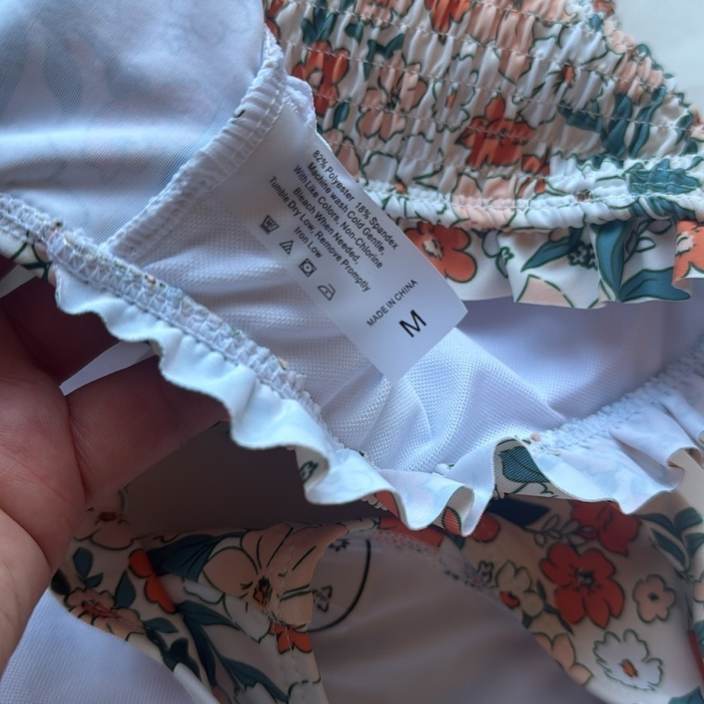 NWOT Modest Floral Bikini Set with Rushed Ruffle Top size M - Picture 6 of 7